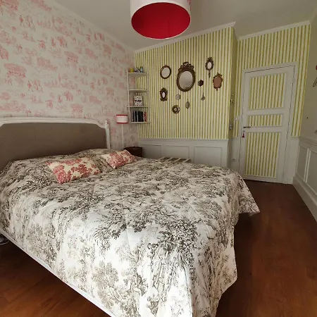 Chez Pepe Merle - D'hotes Dans Le Quartier Du Pere Lachaise Bed & Breakfast 4*