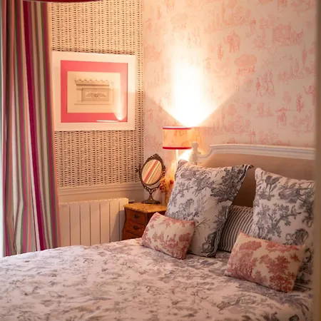 Bed & Breakfast Chez Pepe Merle - D'hotes Dans Le Quartier Du Pere Lachaise
